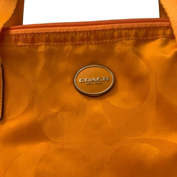 Coach Getaway Signature Nylon Weekender carryall travel bag tote in Orange Spice - Picture 3 of 5